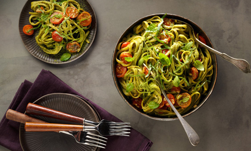 Linguini And Tomatoes With Matcha Cheezy Cashew Cream Sauce | Sugimoto Tea Company