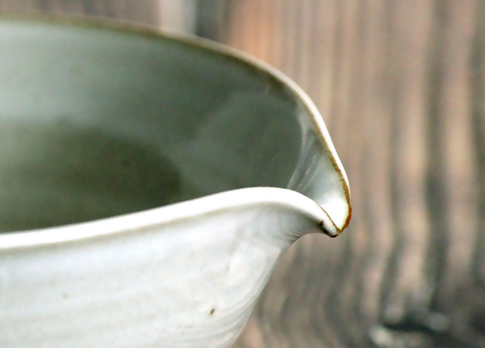 Katakuchi: Matcha Bowl with a Pouring Lip